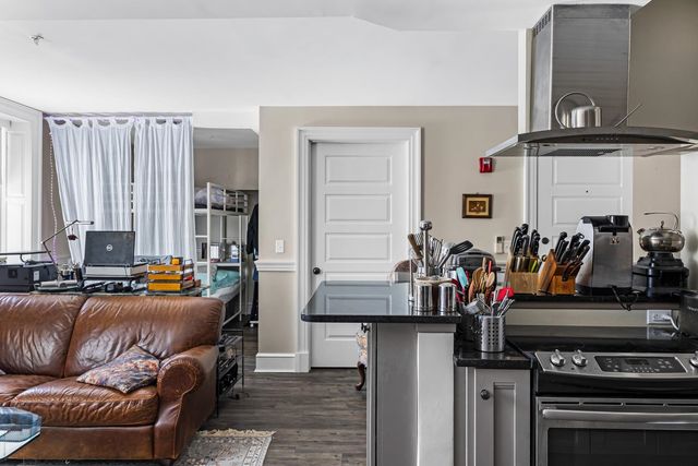 80 State St Apt 202, Portsmouth, NH 03801