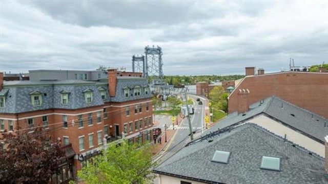 80 State St Apt 202, Portsmouth, NH 03801