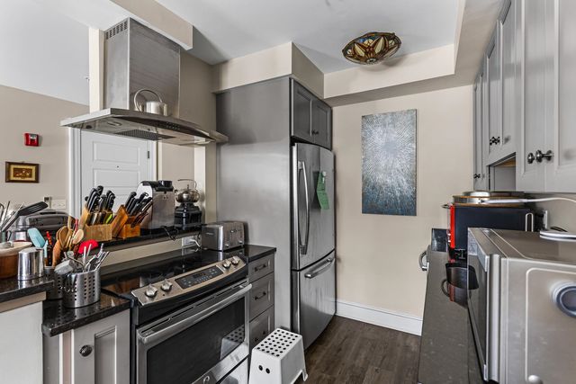 80 State St Apt 202, Portsmouth, NH 03801
