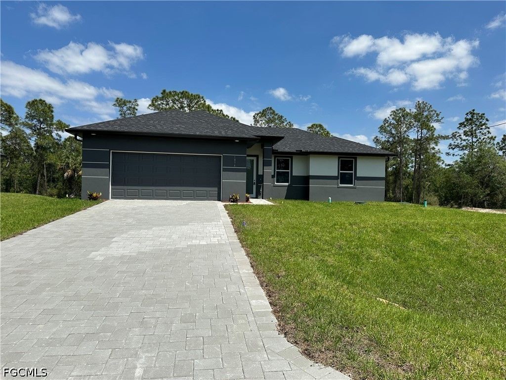 1854 Montana ST, Lehigh Acres, FL 33972