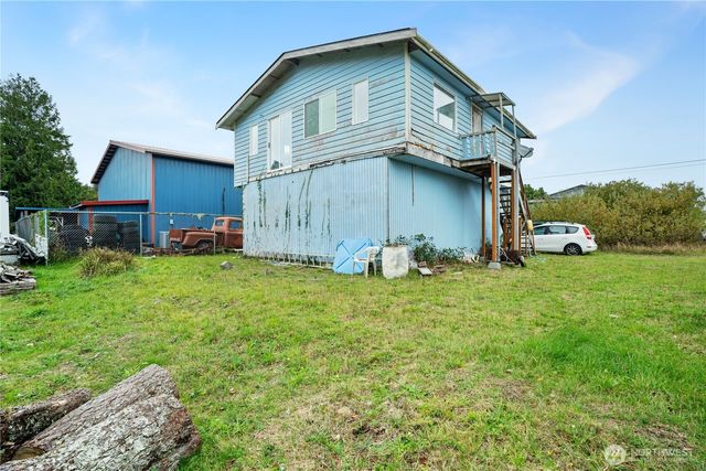 221 E Elizabeth Avenue, Westport, WA 98595