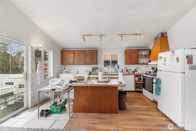 221 E Elizabeth Avenue, Westport, WA 98595