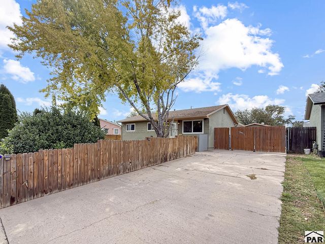3206 Canterbury Lane, Pueblo, CO 81005