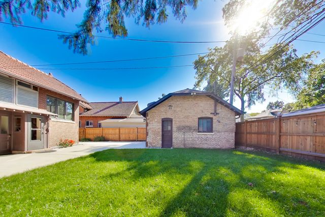 10516 S Seeley Avenue, Chicago, IL 60643