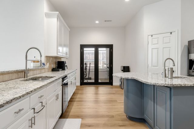 624 Mossycup Oak Drive, Plano, TX 75025