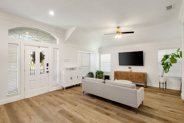 624 Mossycup Oak Drive, Plano, TX 75025