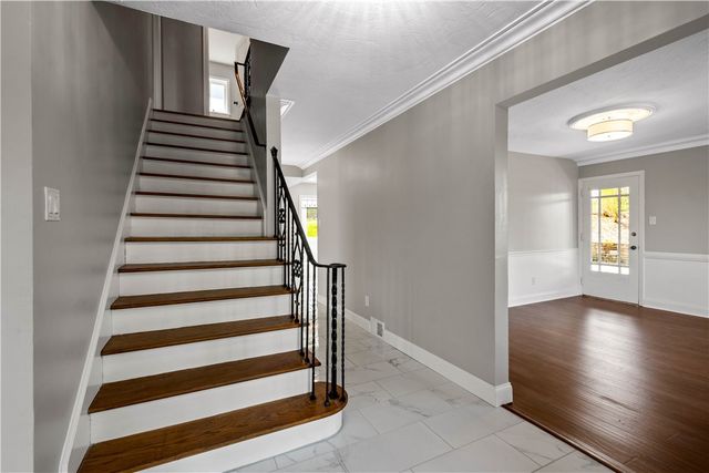 2311 Old Washington Road, Upper St Clair, PA 15241