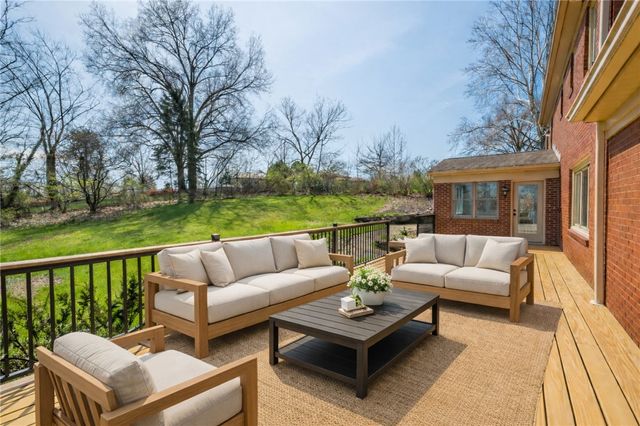 2311 Old Washington Road, Upper St Clair, PA 15241