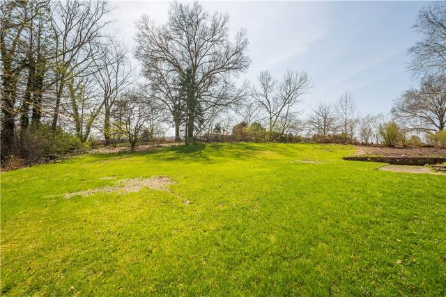 2311 Old Washington Road, Upper St Clair, PA 15241
