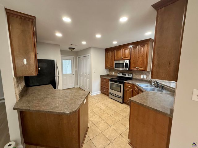 114 Lasso Dr., Warner Robins, GA 31088