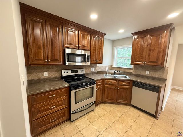 114 Lasso Dr., Warner Robins, GA 31088