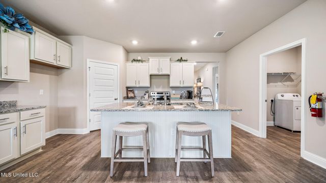43 Powell Ridge Road, Byhalia, MS 38611
