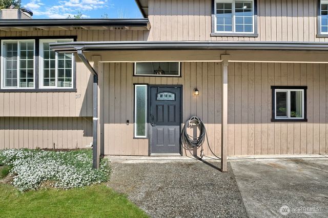 217 Capri Place, Everett, WA 98203