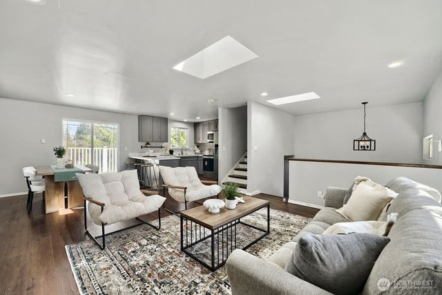 217 Capri Place, Everett, WA 98203