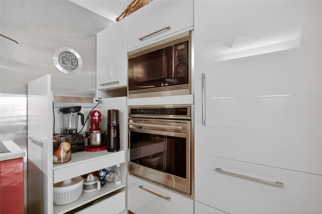 9001 Jacaranda Lane 201, Plantation, FL 33324