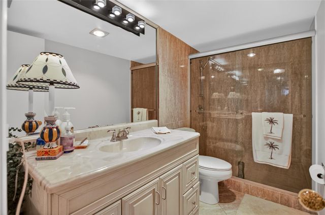 9001 Jacaranda Lane 201, Plantation, FL 33324