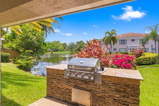 9001 Jacaranda Lane 201, Plantation, FL 33324