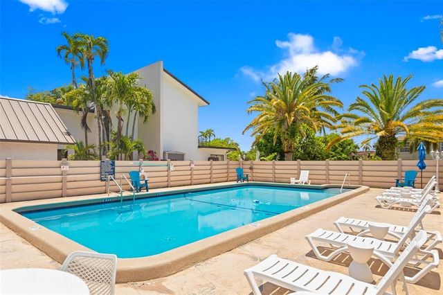 9001 Jacaranda Lane 201, Plantation, FL 33324