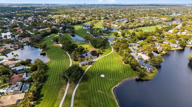 9001 Jacaranda Lane 201, Plantation, FL 33324