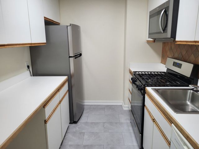 33 Pond Ave. 509, Brookline, MA 02445