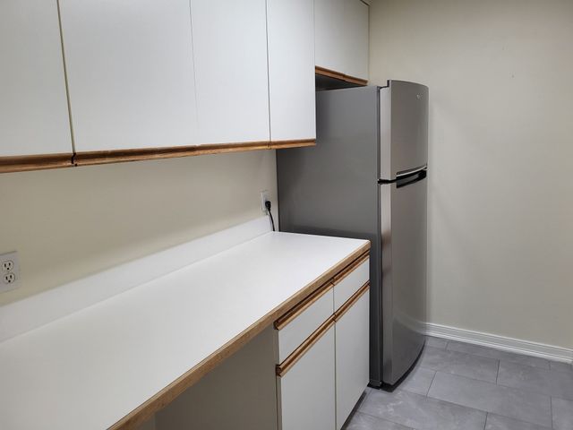 33 Pond Ave. 509, Brookline, MA 02445