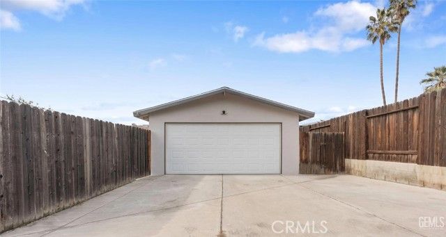 3701 Wenatchee Avenue, Bakersfield, CA 93306