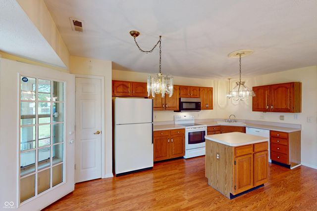 7711 Germander Lane, Indianapolis, IN 46237