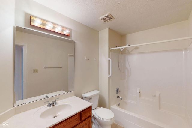 7711 Germander Lane, Indianapolis, IN 46237