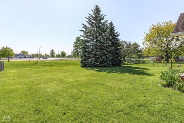 7711 Germander Lane, Indianapolis, IN 46237