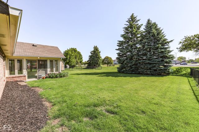 7711 Germander Lane, Indianapolis, IN 46237
