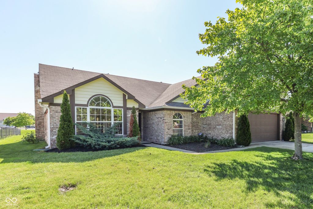 7711 Germander Lane, Indianapolis, IN 46237