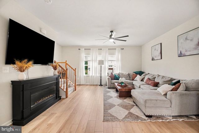 2525 DRAKE LN, Fredericksburg, VA 22408