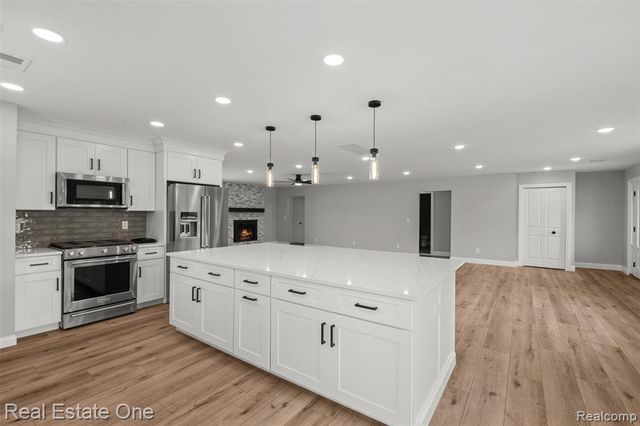47900 Jefferson Avenue, Chesterfield, MI 48047