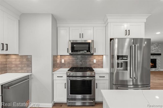 47900 Jefferson Avenue, Chesterfield, MI 48047