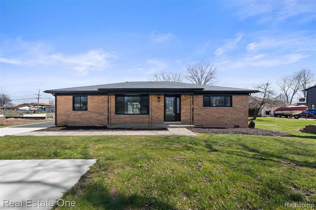 47900 Jefferson Avenue, Chesterfield, MI 48047