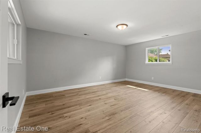 47900 Jefferson Avenue, Chesterfield, MI 48047