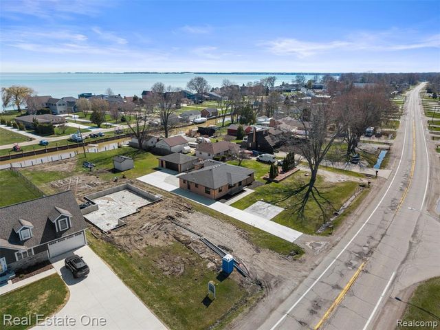 47900 Jefferson Avenue, Chesterfield, MI 48047