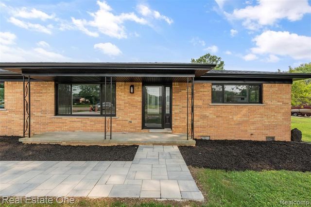 47900 Jefferson Avenue, Chesterfield, MI 48047