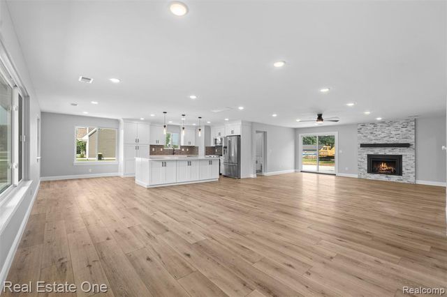 47900 Jefferson Avenue, Chesterfield, MI 48047