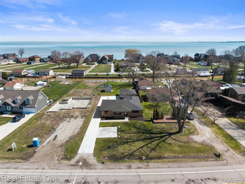 47900 Jefferson Avenue, Chesterfield, MI 48047