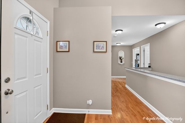 209 Geneva Lane, Mchenry, IL 60051