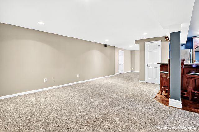 209 Geneva Lane, Mchenry, IL 60051