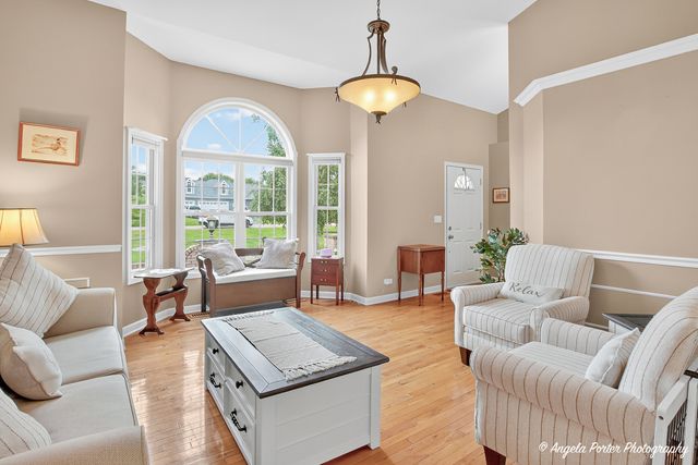 209 Geneva Lane, Mchenry, IL 60051