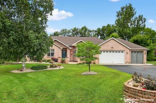 209 Geneva Lane, Mchenry, IL 60051