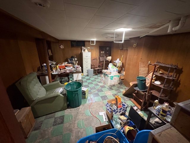 47 Arbutus St, Springfield, MA 01109