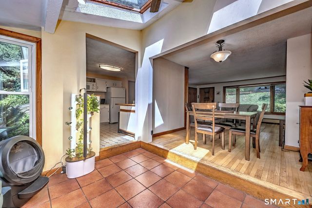 37 Deer Park Road, Simsbury, CT 06089