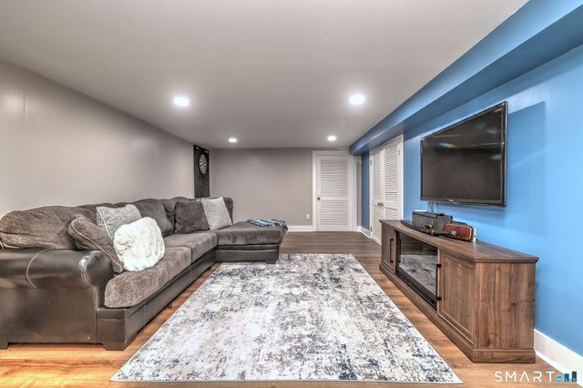 37 Deer Park Road, Simsbury, CT 06089