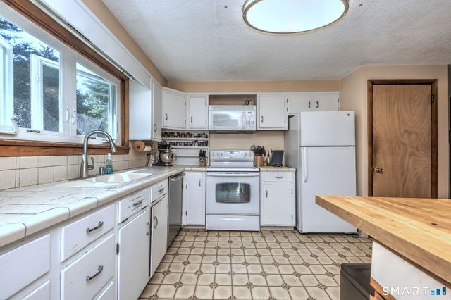37 Deer Park Road, Simsbury, CT 06089