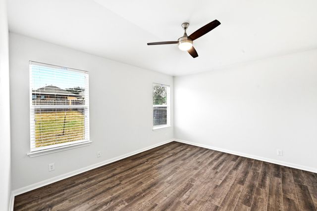 7004 Heine Farm RD 2, Del Valle, TX 78617