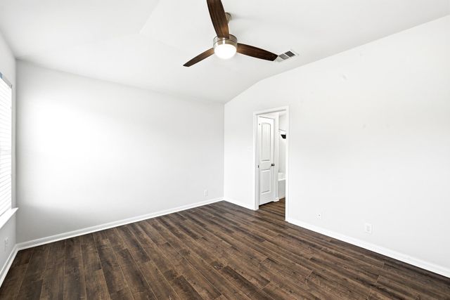 7004 Heine Farm RD 2, Del Valle, TX 78617